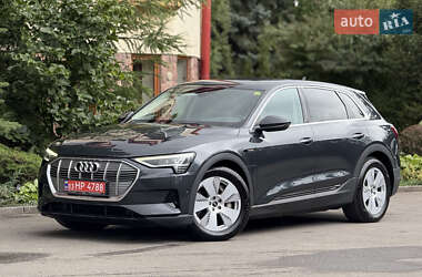 Позашляховик / Кросовер Audi e-tron 2021 в 