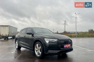Позашляховик / Кросовер Audi e-tron 2023 в 