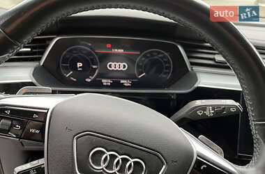 Внедорожник / Кроссовер Audi e-tron 2021 в 