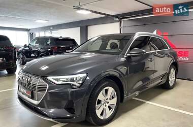 Внедорожник / Кроссовер Audi e-tron 2020 в 