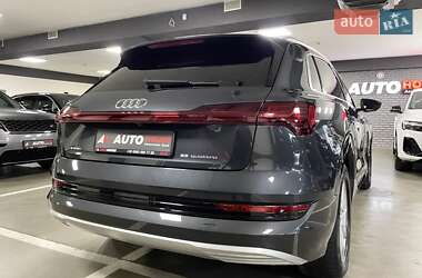 Внедорожник / Кроссовер Audi e-tron 2020 в 