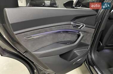 Внедорожник / Кроссовер Audi e-tron 2020 в 