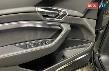 Внедорожник / Кроссовер Audi e-tron 2020 в 