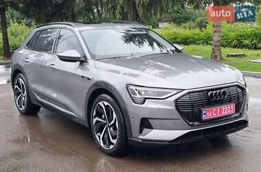 Внедорожник / Кроссовер Audi e-tron 2020 в 