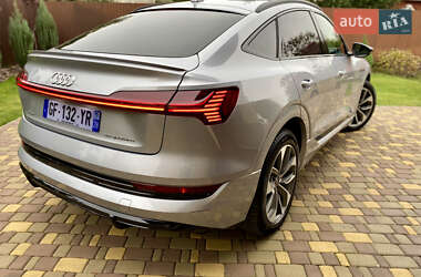 Внедорожник / Кроссовер Audi e-tron 2021 в 