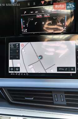 Позашляховик / Кросовер Audi e-tron 2022 в 