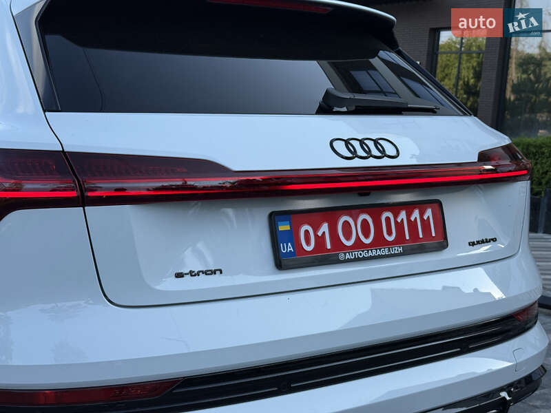 Позашляховик / Кросовер Audi e-tron 2020 в Ужгороді