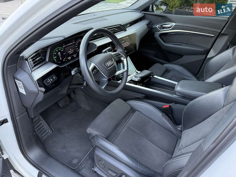 Позашляховик / Кросовер Audi e-tron 2020 в Ужгороді
