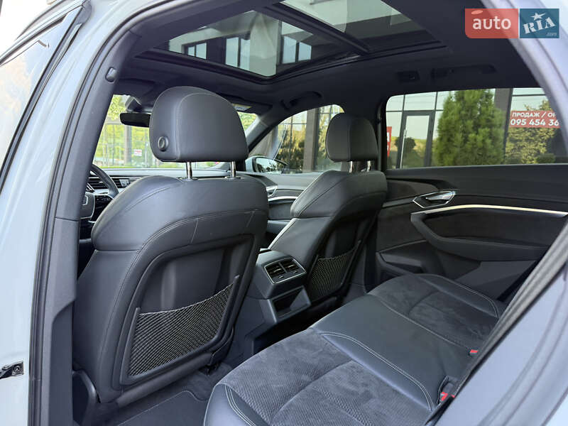 Позашляховик / Кросовер Audi e-tron 2020 в Ужгороді