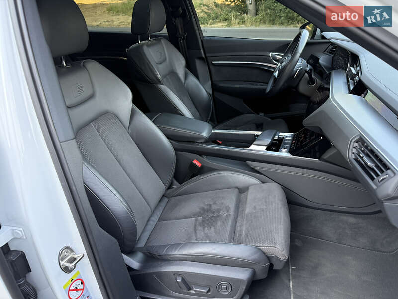 Позашляховик / Кросовер Audi e-tron 2020 в Ужгороді
