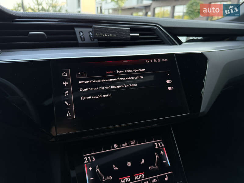 Позашляховик / Кросовер Audi e-tron 2020 в Ужгороді