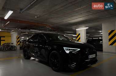 Внедорожник / Кроссовер Audi e-tron 2020 в 