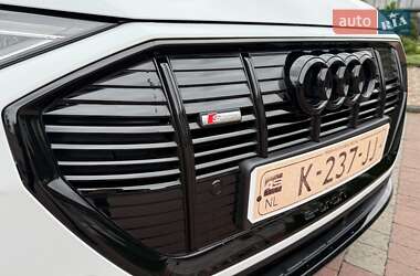 Позашляховик / Кросовер Audi e-tron 2021 в 