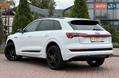 Позашляховик / Кросовер Audi e-tron 2021 в 