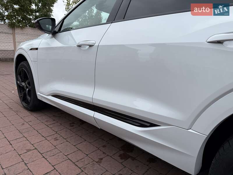 Внедорожник / Кроссовер Audi e-tron 2021 в Львове