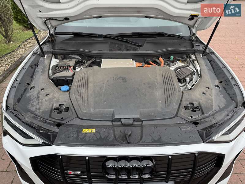 Внедорожник / Кроссовер Audi e-tron 2021 в Львове