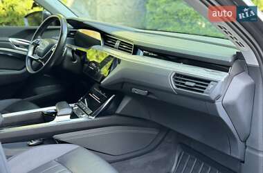 Внедорожник / Кроссовер Audi e-tron 2020 в 
