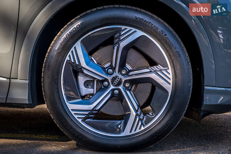 Позашляховик / Кросовер Audi e-tron 2023 в Києві