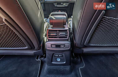Позашляховик / Кросовер Audi e-tron 2023 в 