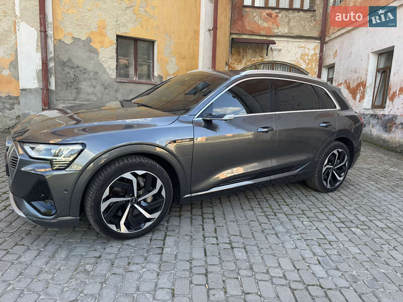 Позашляховик / Кросовер Audi e-tron 2021 в Тернополі
