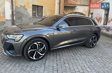 Внедорожник / Кроссовер Audi e-tron 2021 в 