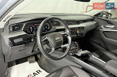 Внедорожник / Кроссовер Audi e-tron 2021 в 