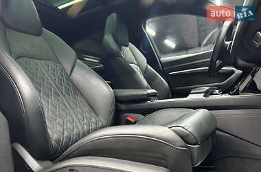 Позашляховик / Кросовер Audi e-tron 2022 в 