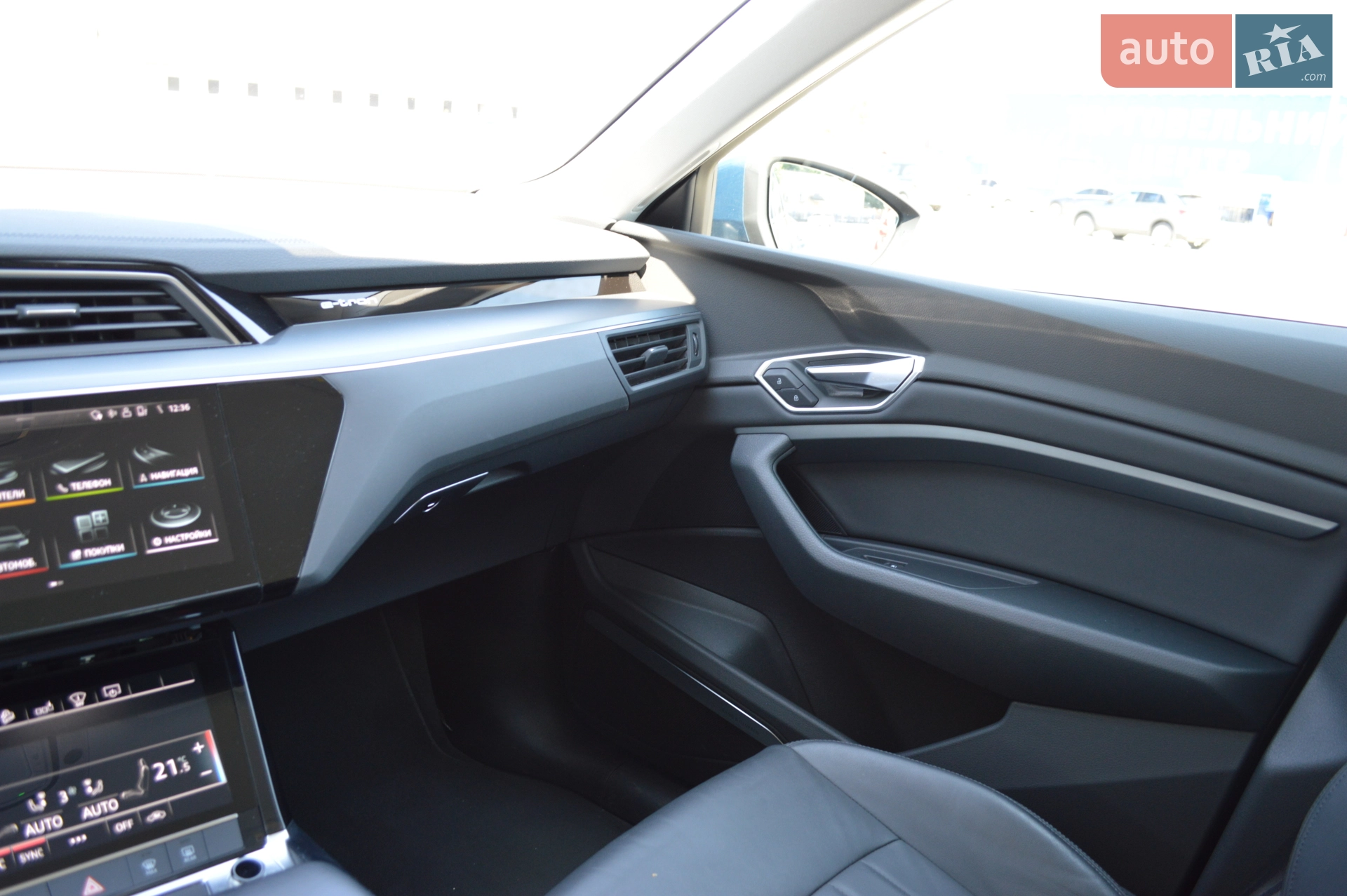 2020 Audi e-tron - мініатюра 9