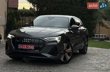 Внедорожник / Кроссовер Audi e-tron 2022 в 