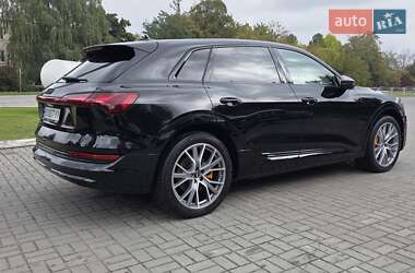 Внедорожник / Кроссовер Audi e-tron 2020 в 