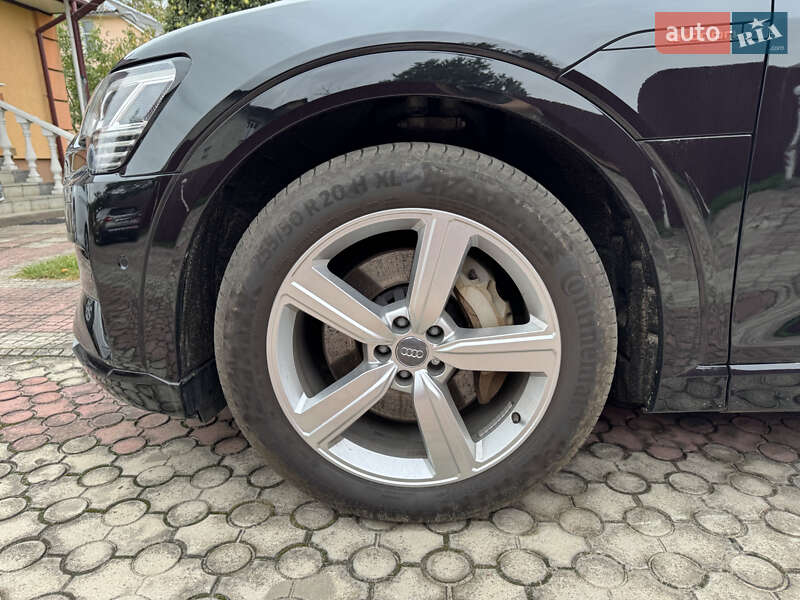 Позашляховик / Кросовер Audi e-tron 2019 в Володимирі