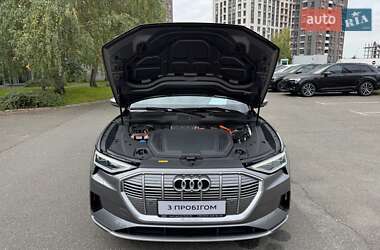 Позашляховик / Кросовер Audi e-tron 2020 в 