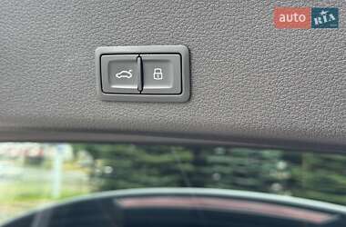 Позашляховик / Кросовер Audi e-tron 2020 в 