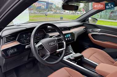 Позашляховик / Кросовер Audi e-tron 2020 в 