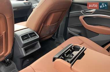 Позашляховик / Кросовер Audi e-tron 2020 в 