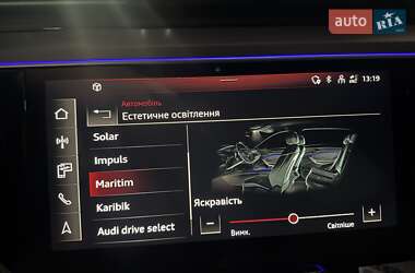Позашляховик / Кросовер Audi e-tron 2021 в 