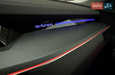 Внедорожник / Кроссовер Audi e-tron 2020 в 