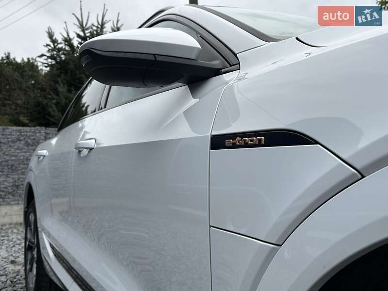 Позашляховик / Кросовер Audi e-tron 2020 в Рівному