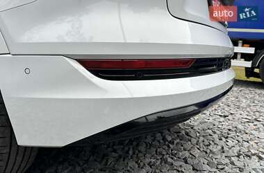 Внедорожник / Кроссовер Audi e-tron 2020 в 