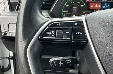 Внедорожник / Кроссовер Audi e-tron 2020 в 