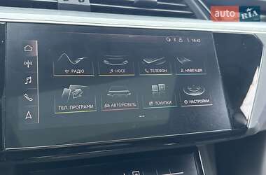 Внедорожник / Кроссовер Audi e-tron 2020 в 