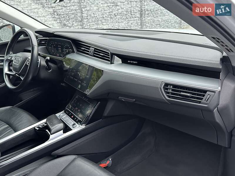 Позашляховик / Кросовер Audi e-tron 2020 в Рівному