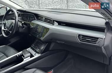 Внедорожник / Кроссовер Audi e-tron 2020 в 