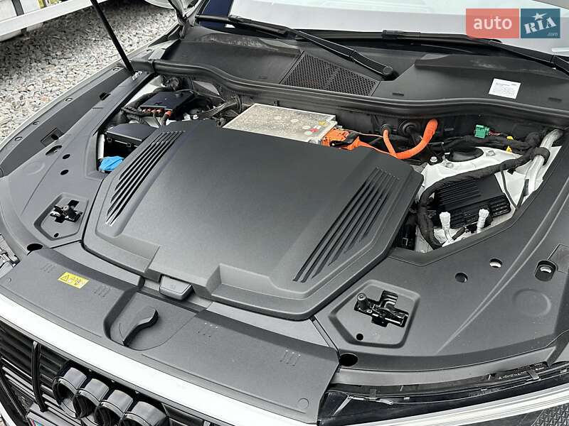 Позашляховик / Кросовер Audi e-tron 2020 в Рівному