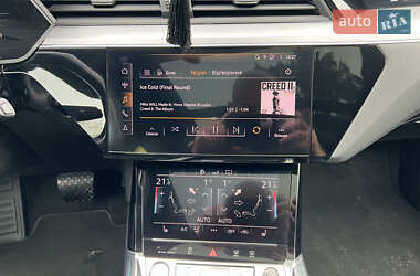 Внедорожник / Кроссовер Audi e-tron 2019 в 