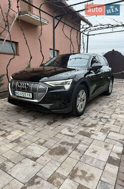 Внедорожник / Кроссовер Audi e-tron 2021 в 