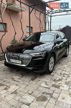 Внедорожник / Кроссовер Audi e-tron 2021 в 