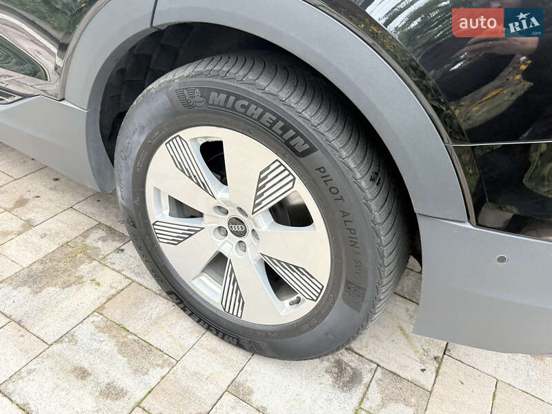 Внедорожник / Кроссовер Audi e-tron 2021 в Иршаве