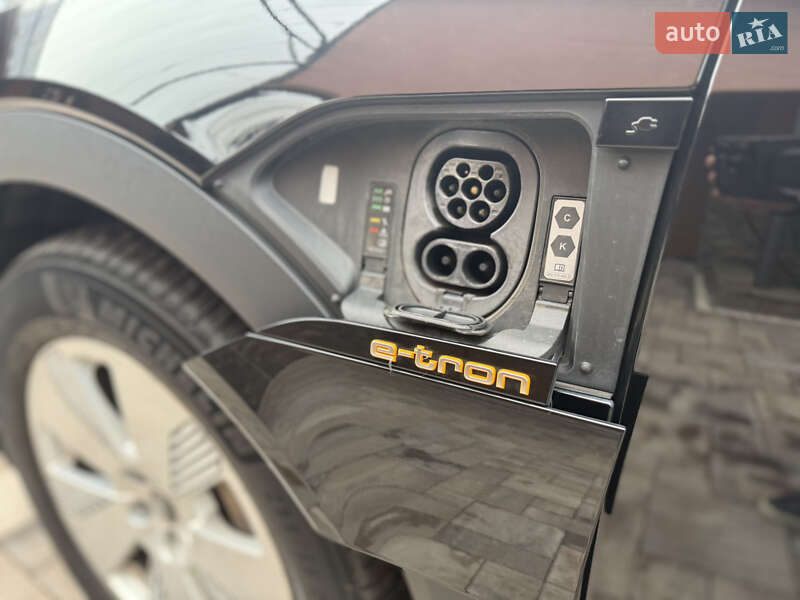 Внедорожник / Кроссовер Audi e-tron 2021 в Иршаве