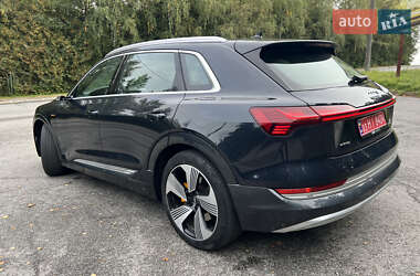 Позашляховик / Кросовер Audi e-tron 2019 в 